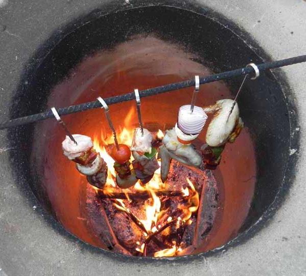 Πώς να κάνετε ένα tandoor του τούβλου από τον εαυτό σας