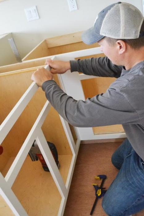 πώς να φτιάξετε ένα γωνιακό ντουλάπι με τα χέρια σας