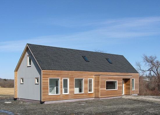 Εγκατάσταση παραθύρων από PVC σε ξύλινο σπίτι 