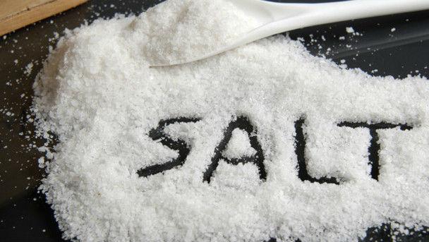 100 γραμμάρια αλάτι: πόσες κουτάλια τραπέζι. Πώς να μετρήσετε το σωστό ποσό χωρίς βάρη