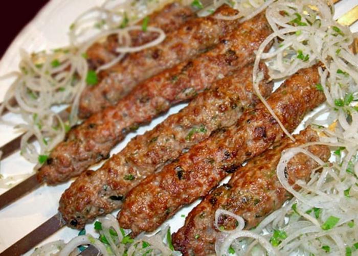 Lulya-kebab από το κοτόπουλο - νόστιμο και απλό